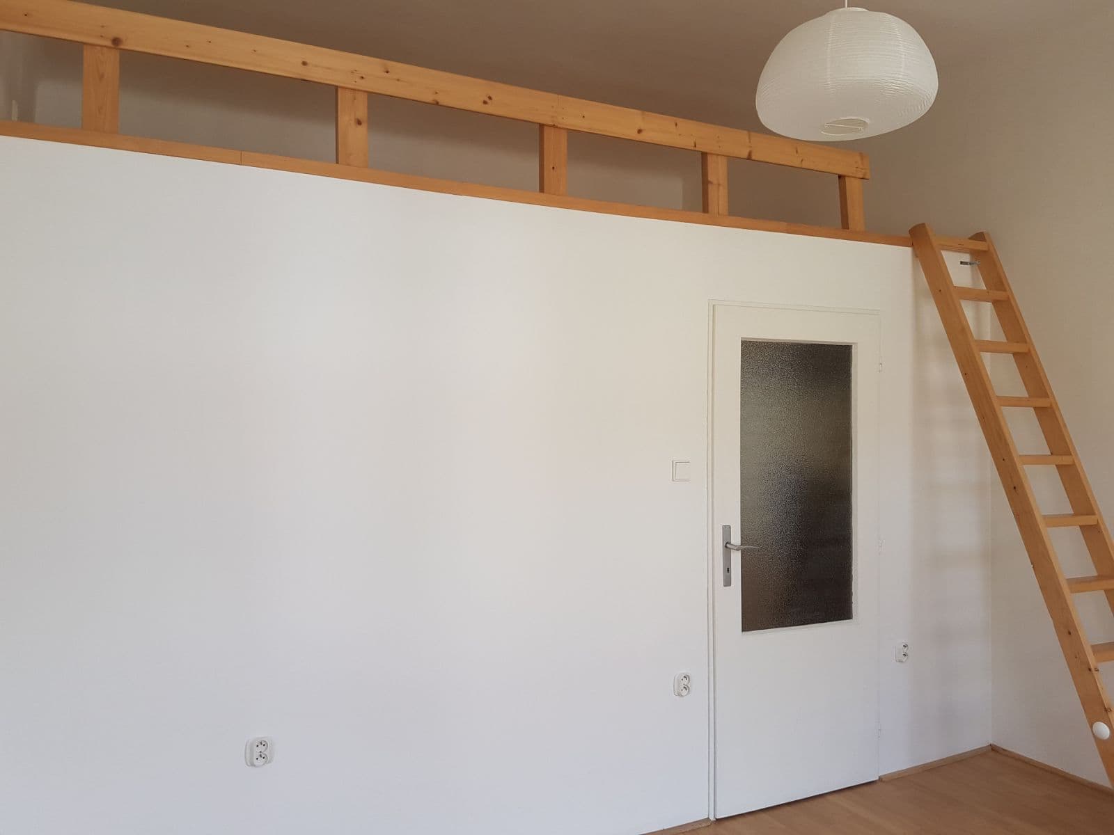 Prenájom bytu 2-izbový 45 m², Šumavská, Praha, Praha Prenájom bytu 2-izbový 45 m², Šumavská, Praha, Praha