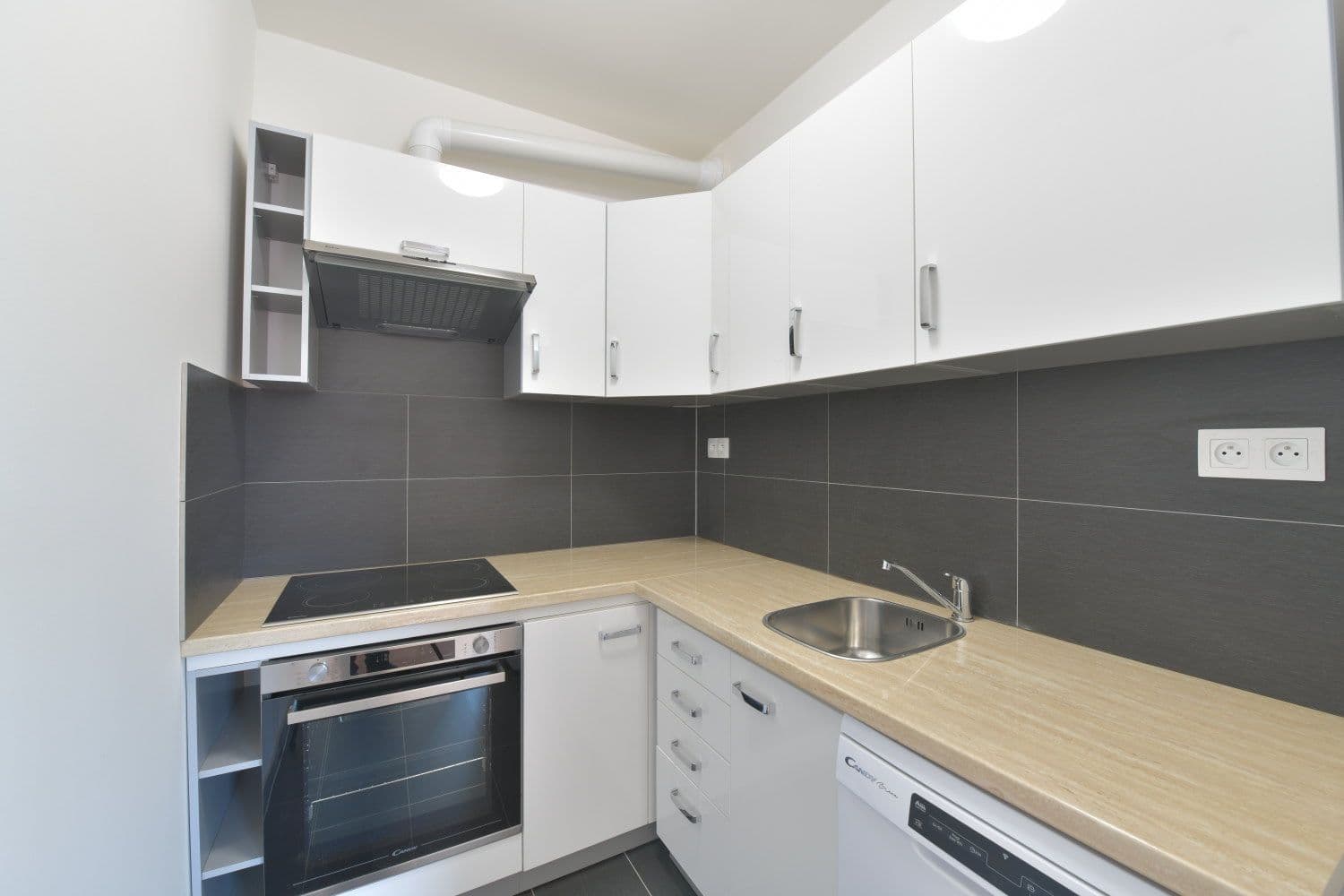 Prenájom bytu 1-izbový 38 m², U plynárny, Praha, Praha Prenájom bytu 1-izbový 38 m², U plynárny, Praha, Praha