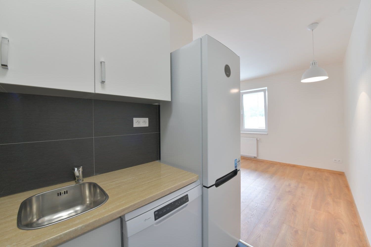 Prenájom bytu 1-izbový 38 m², U plynárny, Praha, Praha Prenájom bytu 1-izbový 38 m², U plynárny, Praha, Praha