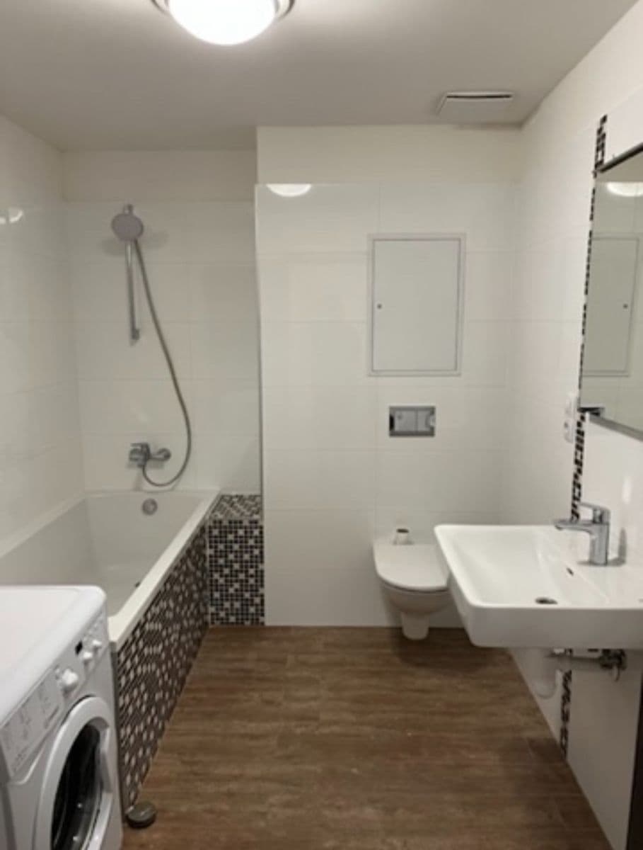 Prenájom bytu 2-izbový 56 m², Frýdecká, Praha, Praha Prenájom bytu 2-izbový 56 m², Frýdecká, Praha, Praha