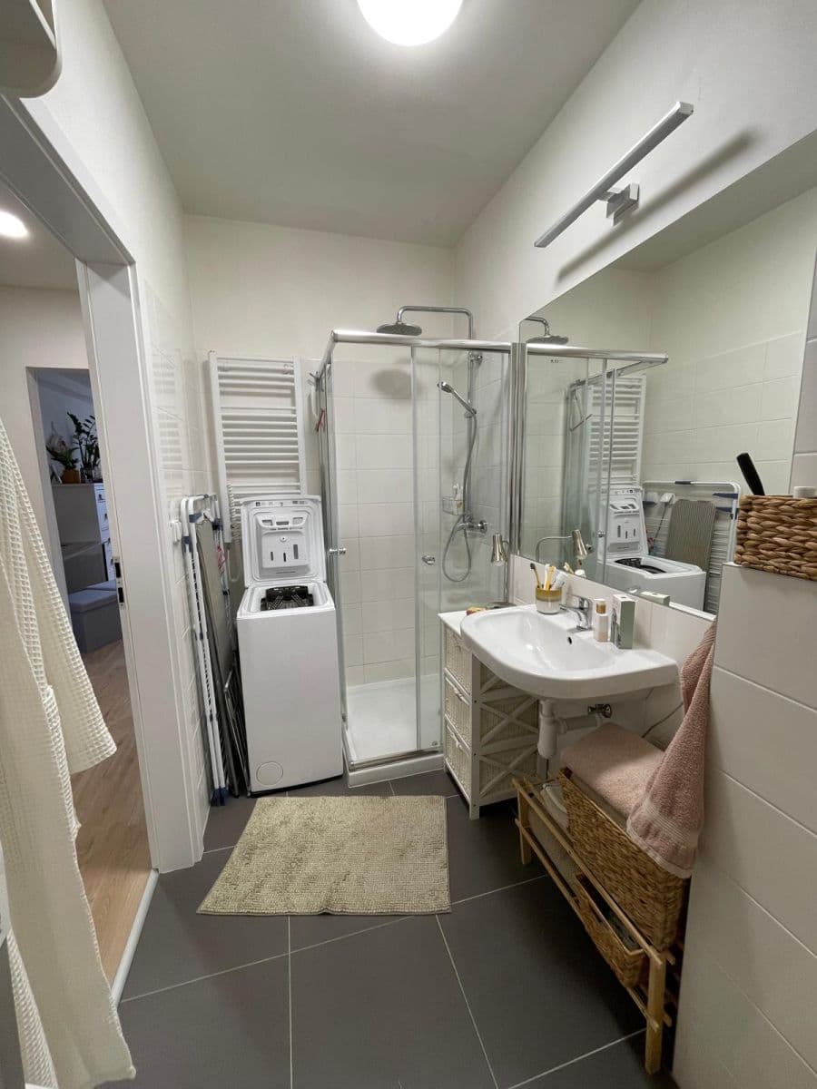 Prenájom bytu 1-izbový 27 m², Peroutkova, Praha, Praha Prenájom bytu 1-izbový 27 m², Peroutkova, Praha, Praha
