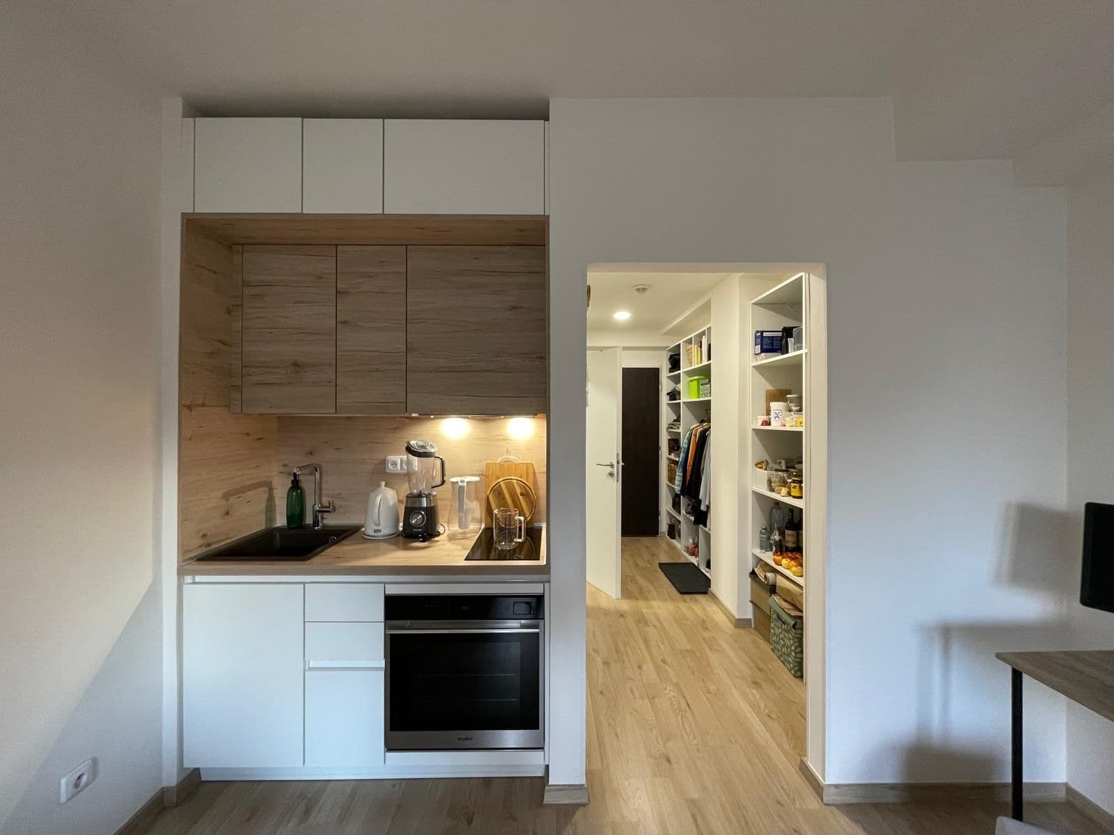Prenájom bytu 1-izbový 27 m², Peroutkova, Praha, Praha Prenájom bytu 1-izbový 27 m², Peroutkova, Praha, Praha