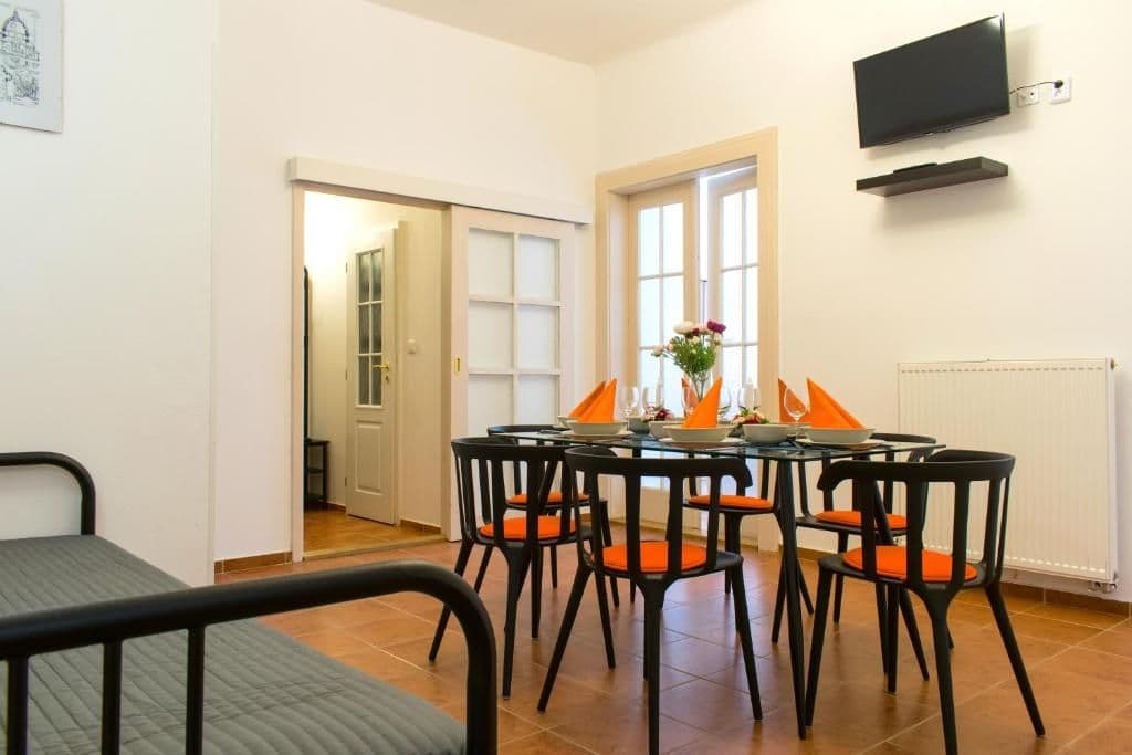 Prenájom bytu 4-izbový 110 m², Krakovská, Praha, Praha Prenájom bytu 4-izbový 110 m², Krakovská, Praha, Praha