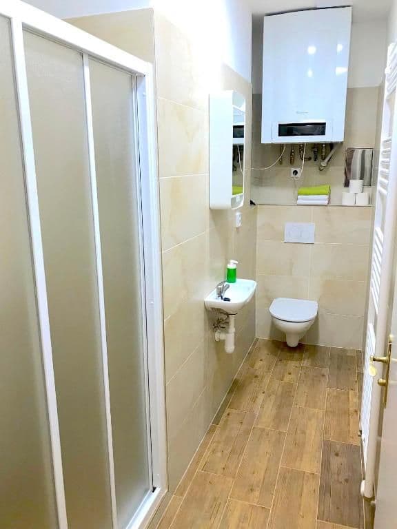 Prenájom bytu 4-izbový 110 m², Krakovská, Praha, Praha Prenájom bytu 4-izbový 110 m², Krakovská, Praha, Praha
