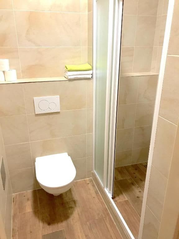 Prenájom bytu 4-izbový 110 m², Krakovská, Praha, Praha Prenájom bytu 4-izbový 110 m², Krakovská, Praha, Praha