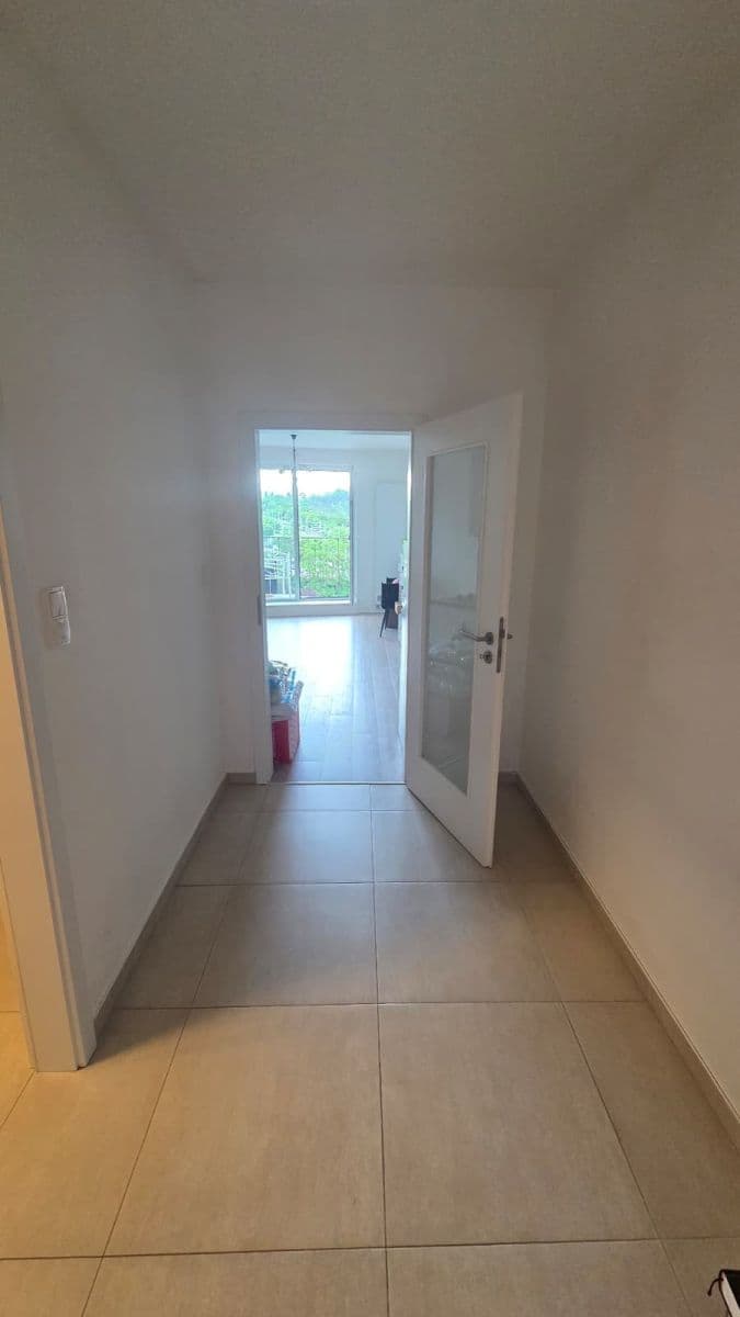 Prenájom bytu 1-izbový 39 m², Československého exilu, Praha, Praha Prenájom bytu 1-izbový 39 m², Československého exilu, Praha, Praha