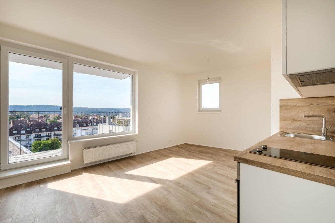Prenájom bytu 1-izbový 39 m², Československého exilu, Praha, Praha Prenájom bytu 1-izbový 39 m², Československého exilu, Praha, Praha