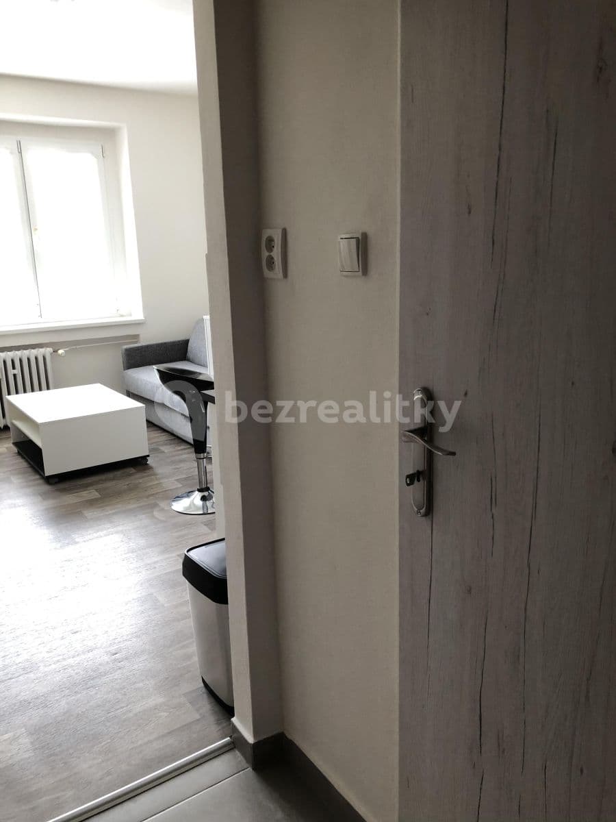 Prenájom bytu 1-izbový 23 m², Masarykova, Neratovice, Středočeský kraj