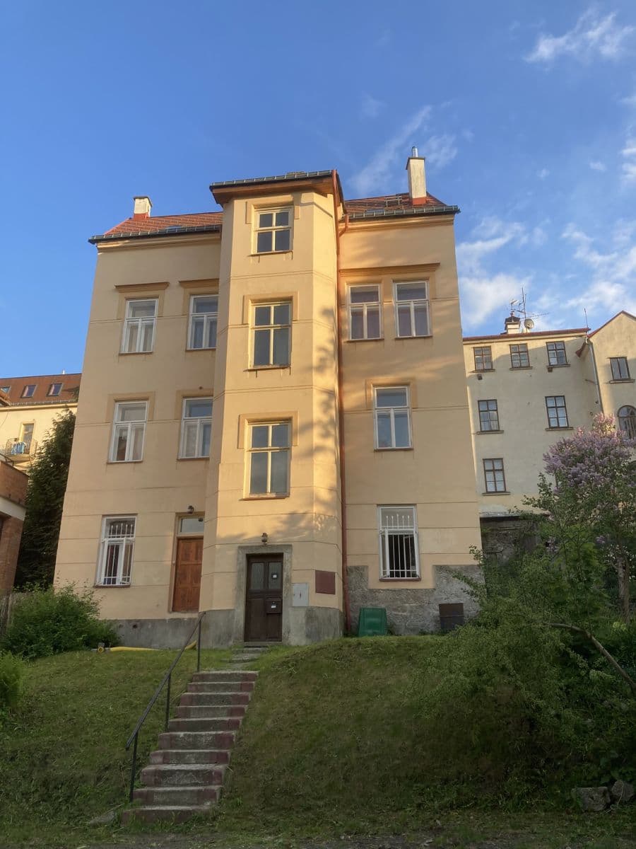 Prenájom bytu Garsoniéra 35 m², Emilie Floriánové, Jablonec nad Nisou, Liberecký kraj Prenájom bytu Garsoniéra 35 m², Emilie Floriánové, Jablonec nad Nisou, Liberecký kraj