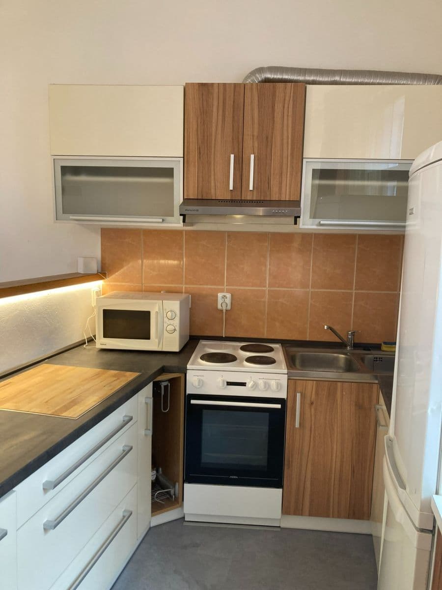 Prenájom bytu Garsoniéra 35 m², Emilie Floriánové, Jablonec nad Nisou, Liberecký kraj Prenájom bytu Garsoniéra 35 m², Emilie Floriánové, Jablonec nad Nisou, Liberecký kraj