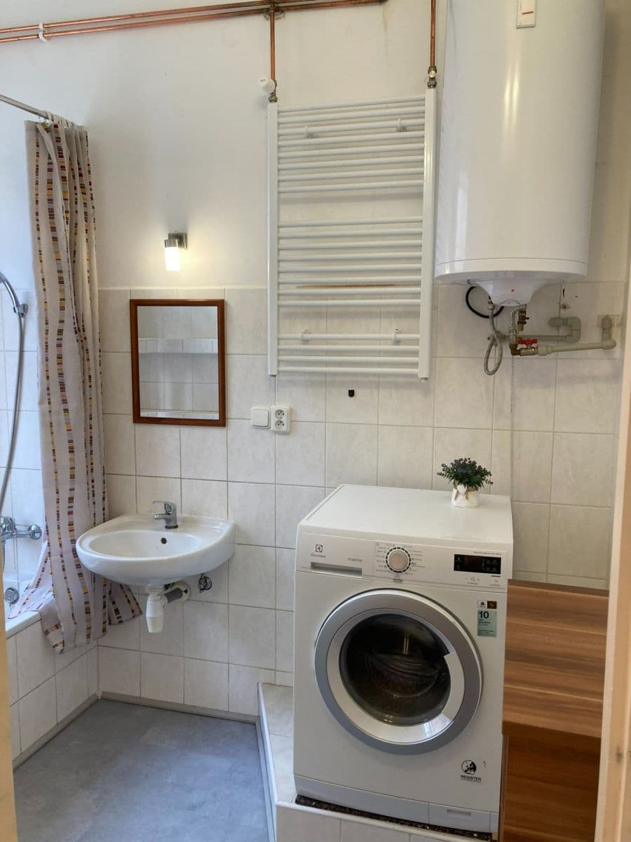 Prenájom bytu Garsoniéra 35 m², Emilie Floriánové, Jablonec nad Nisou, Liberecký kraj Prenájom bytu Garsoniéra 35 m², Emilie Floriánové, Jablonec nad Nisou, Liberecký kraj