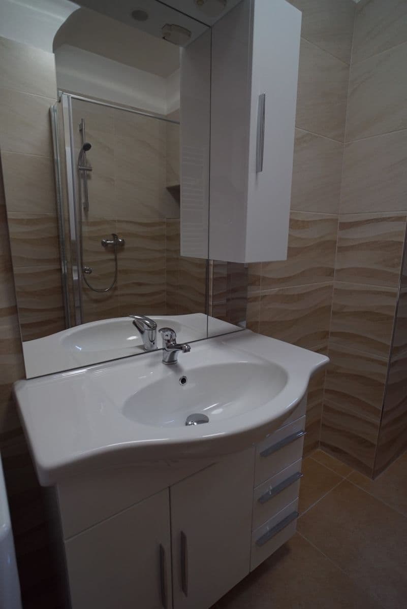 Prenájom bytu 2-izbový 50 m², Preslova, Praha, Praha Prenájom bytu 2-izbový 50 m², Preslova, Praha, Praha