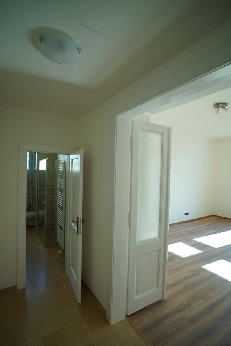 Prenájom bytu 2-izbový 50 m², Preslova, Praha, Praha Prenájom bytu 2-izbový 50 m², Preslova, Praha, Praha