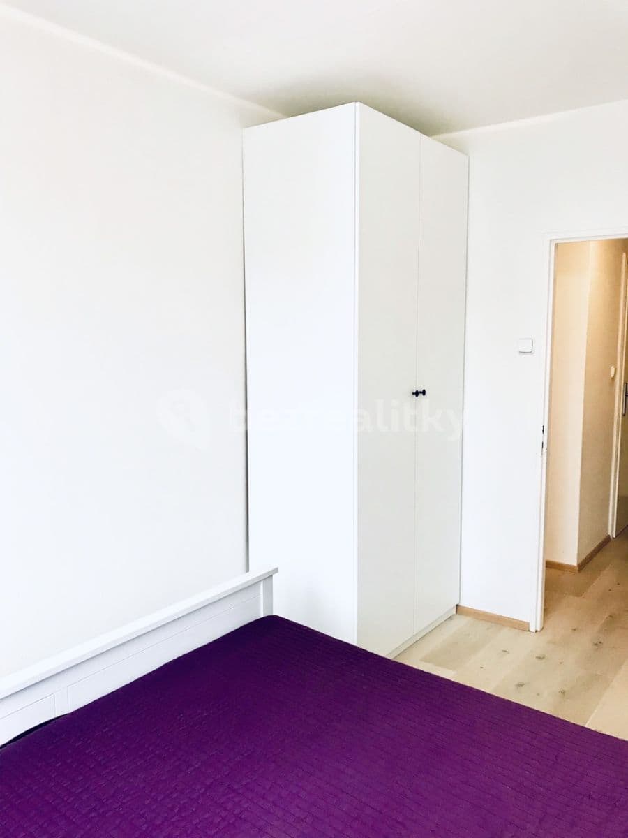 Prenájom bytu 2-izbový 42 m², Křenická, Praha, Praha Prenájom bytu 2-izbový 42 m², Křenická, Praha, Praha