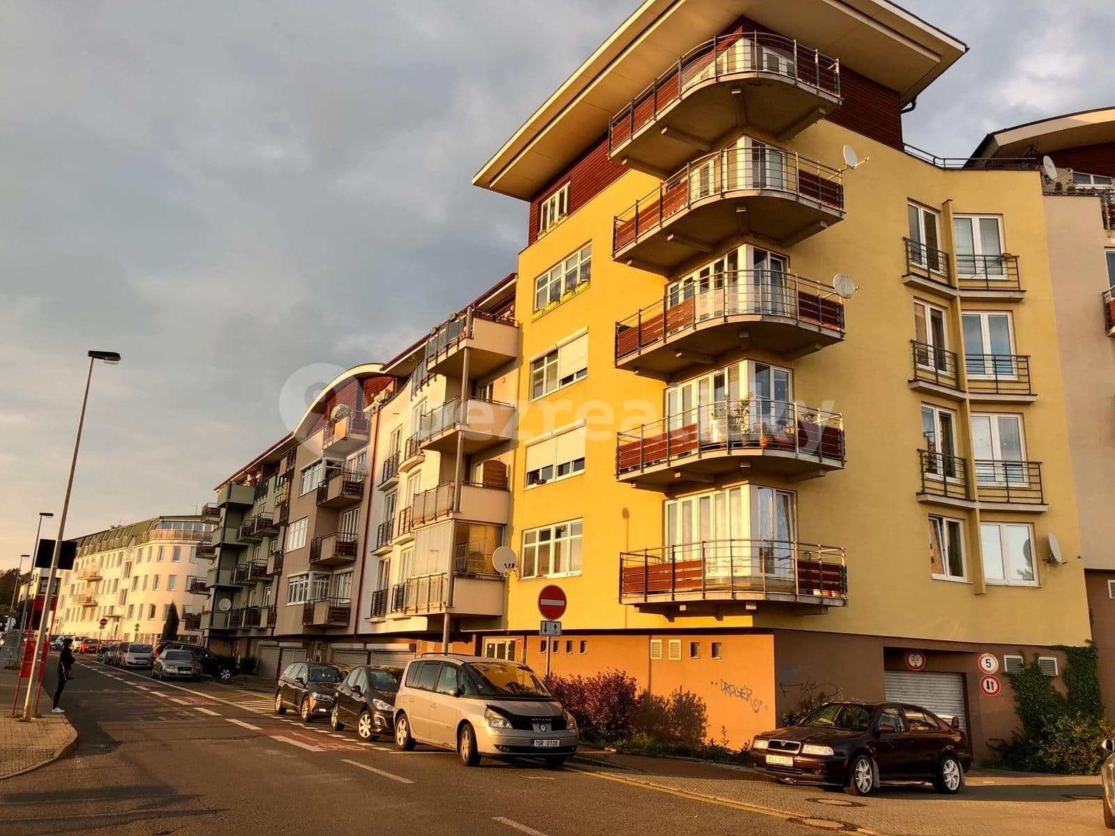 Prenájom bytu 1-izbový 30 m², Za černým mostem, Praha, Praha Prenájom bytu 1-izbový 30 m², Za černým mostem, Praha, Praha