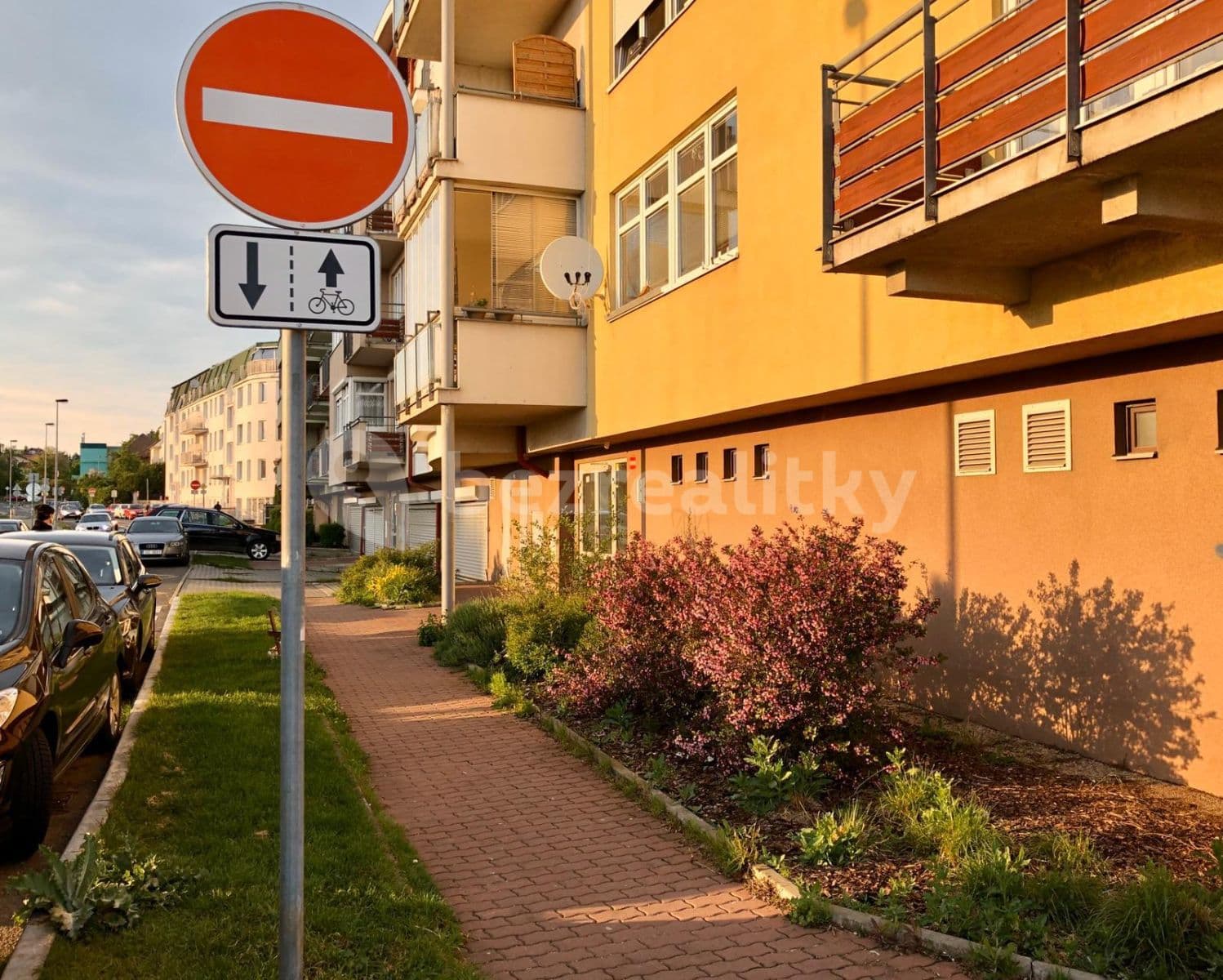 Prenájom bytu 1-izbový 30 m², Za černým mostem, Praha, Praha Prenájom bytu 1-izbový 30 m², Za černým mostem, Praha, Praha