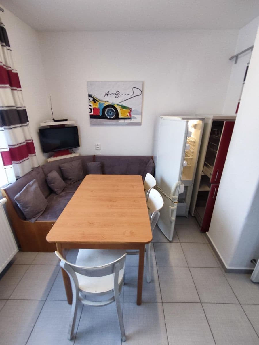 Prenájom bytu 2-izbový 50 m², U První Baterie, Praha, Praha Prenájom bytu 2-izbový 50 m², U První Baterie, Praha, Praha