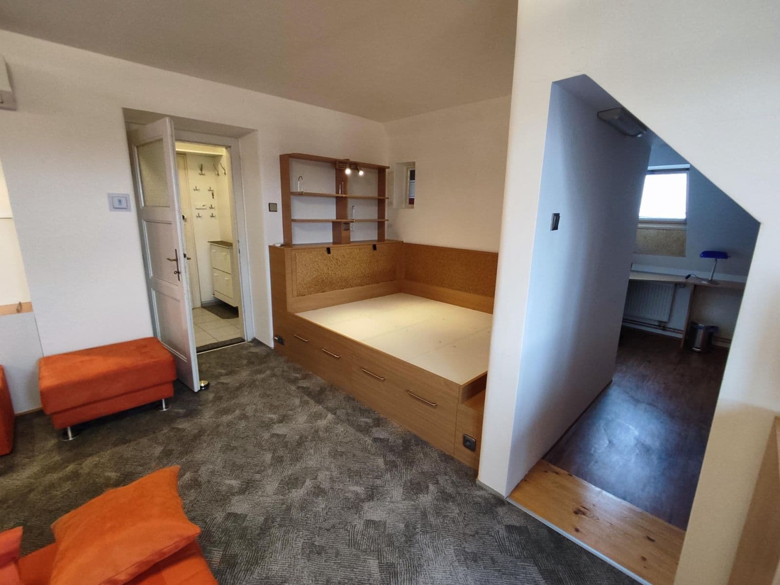 Prenájom bytu 2-izbový 50 m², U První Baterie, Praha, Praha Prenájom bytu 2-izbový 50 m², U První Baterie, Praha, Praha