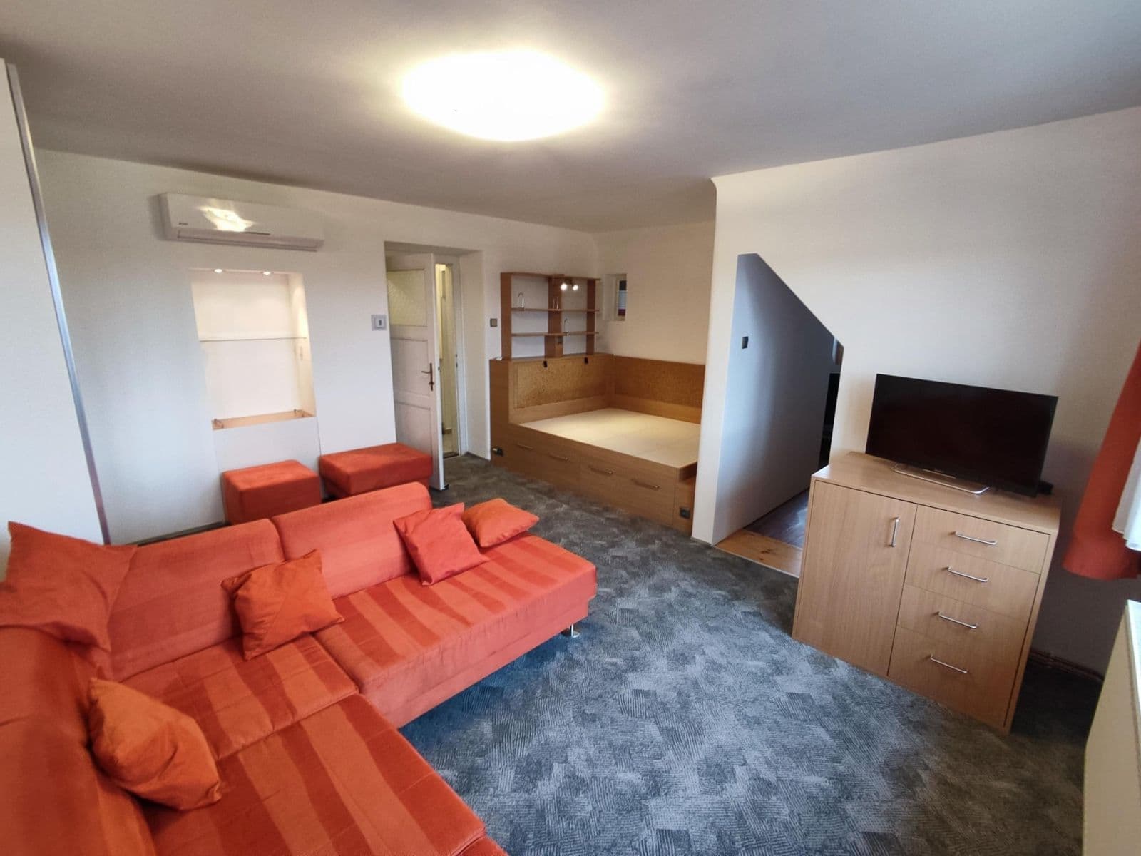 Prenájom bytu 2-izbový 50 m², U První Baterie, Praha, Praha Prenájom bytu 2-izbový 50 m², U První Baterie, Praha, Praha