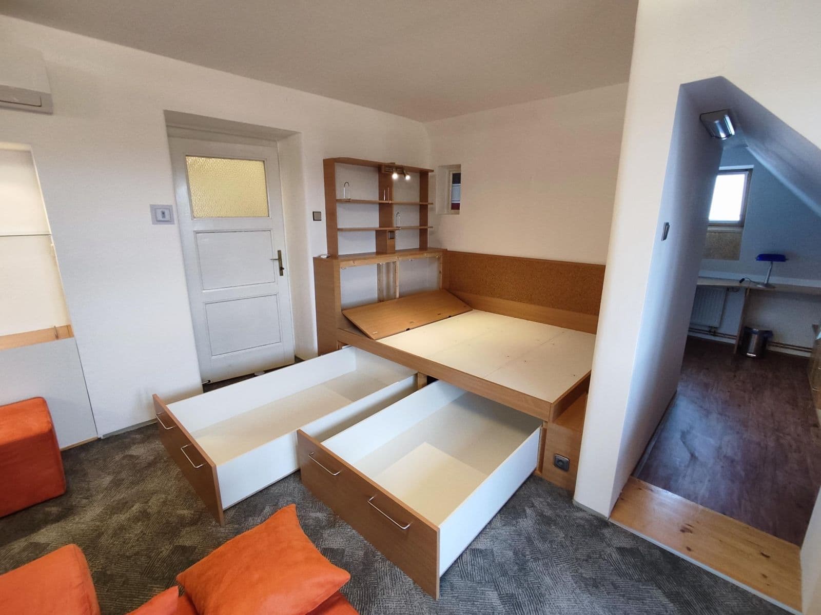 Prenájom bytu 2-izbový 50 m², U První Baterie, Praha, Praha Prenájom bytu 2-izbový 50 m², U První Baterie, Praha, Praha