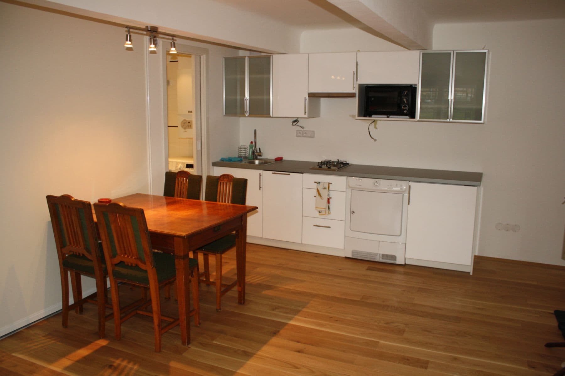 Prenájom bytu 2-izbový 35 m², Jugoslávských partyzánů, Praha, Praha Prenájom bytu 2-izbový 35 m², Jugoslávských partyzánů, Praha, Praha