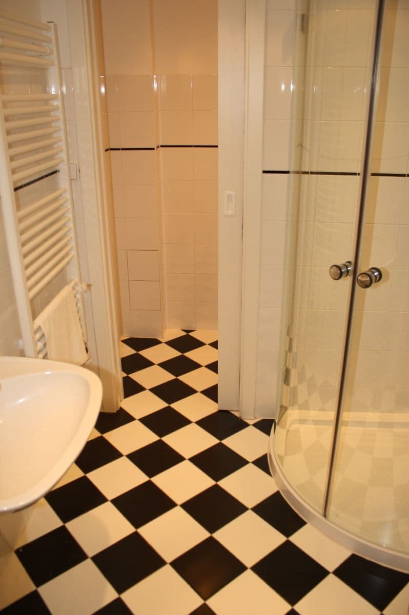 Prenájom bytu 2-izbový 35 m², Jugoslávských partyzánů, Praha, Praha Prenájom bytu 2-izbový 35 m², Jugoslávských partyzánů, Praha, Praha