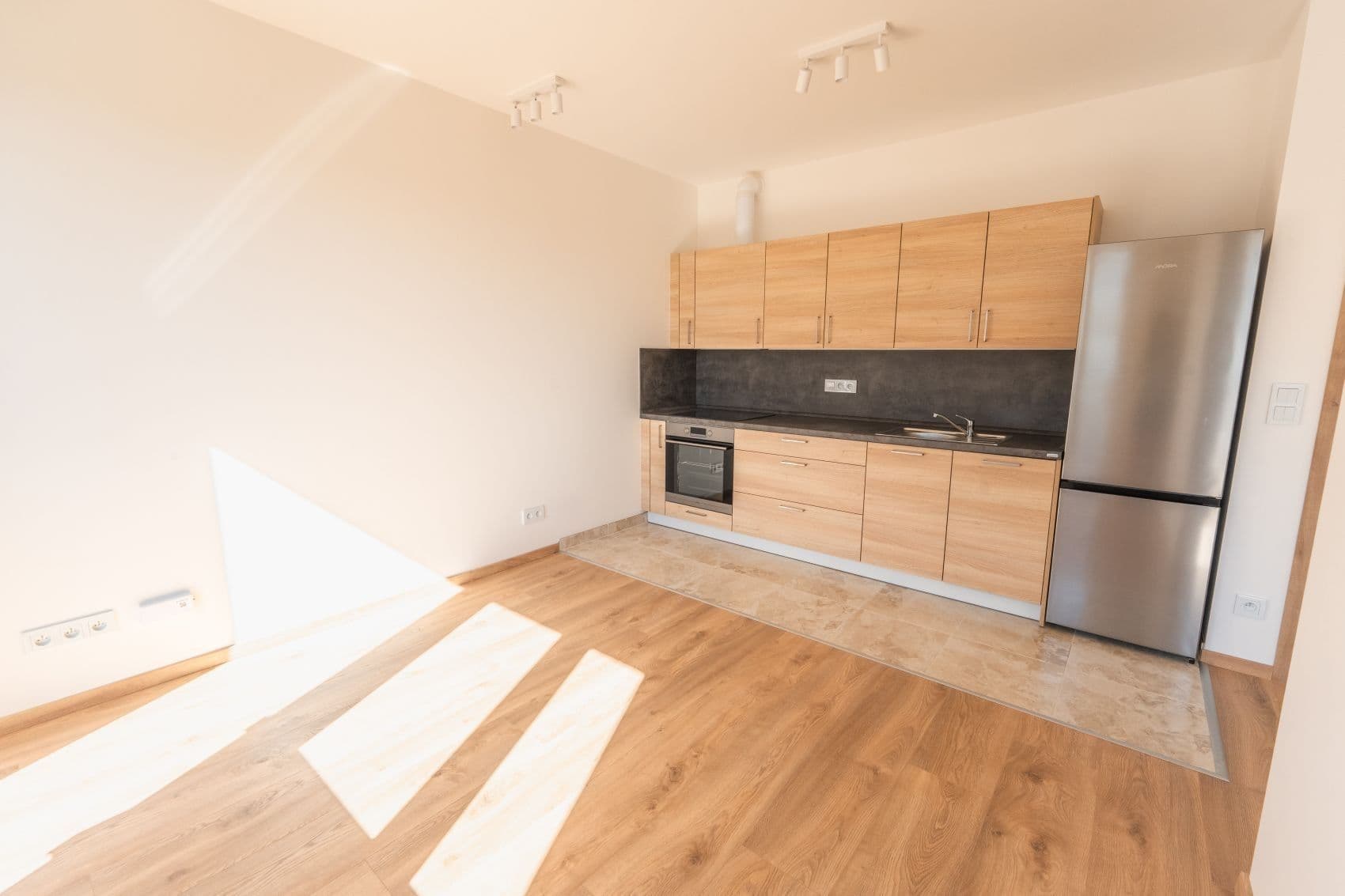 Prenájom bytu 1-izbový 35 m², Miloše Havla, Praha, Praha Prenájom bytu 1-izbový 35 m², Miloše Havla, Praha, Praha