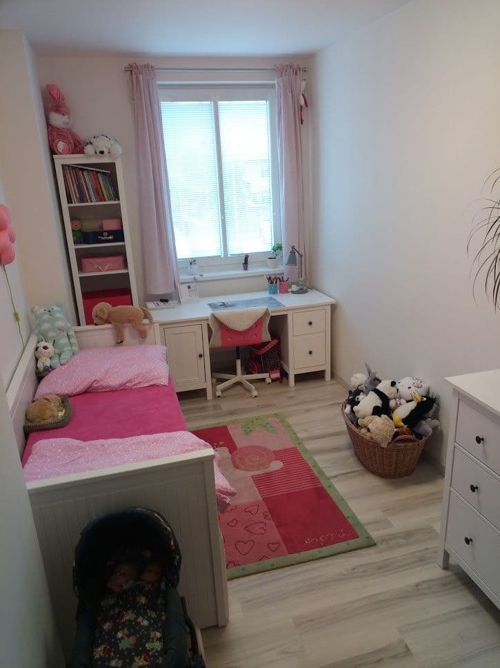 Prenájom bytu 3-izbový 63 m², Gymnazijní, Jindřichův Hradec, Jihočeský kraj Prenájom bytu 3-izbový 63 m², Gymnazijní, Jindřichův Hradec, Jihočeský kraj