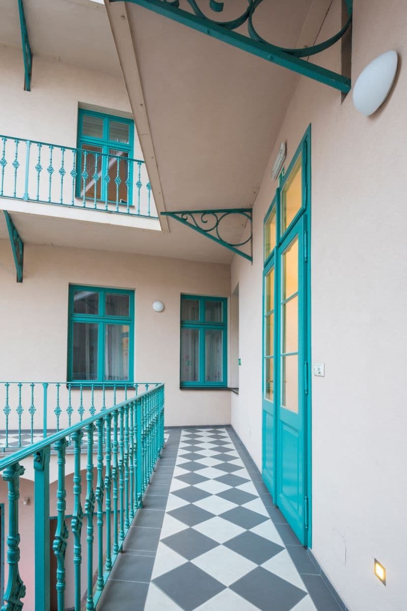 Prenájom bytu 1-izbový 43 m², Vyšehradská, Praha, Praha Prenájom bytu 1-izbový 43 m², Vyšehradská, Praha, Praha