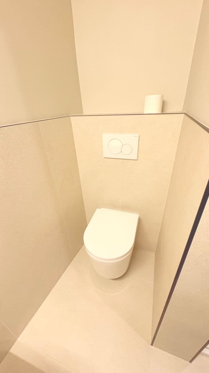 Prenájom bytu 2-izbový 40 m², Na Vrstvách, Praha, Praha Prenájom bytu 2-izbový 40 m², Na Vrstvách, Praha, Praha