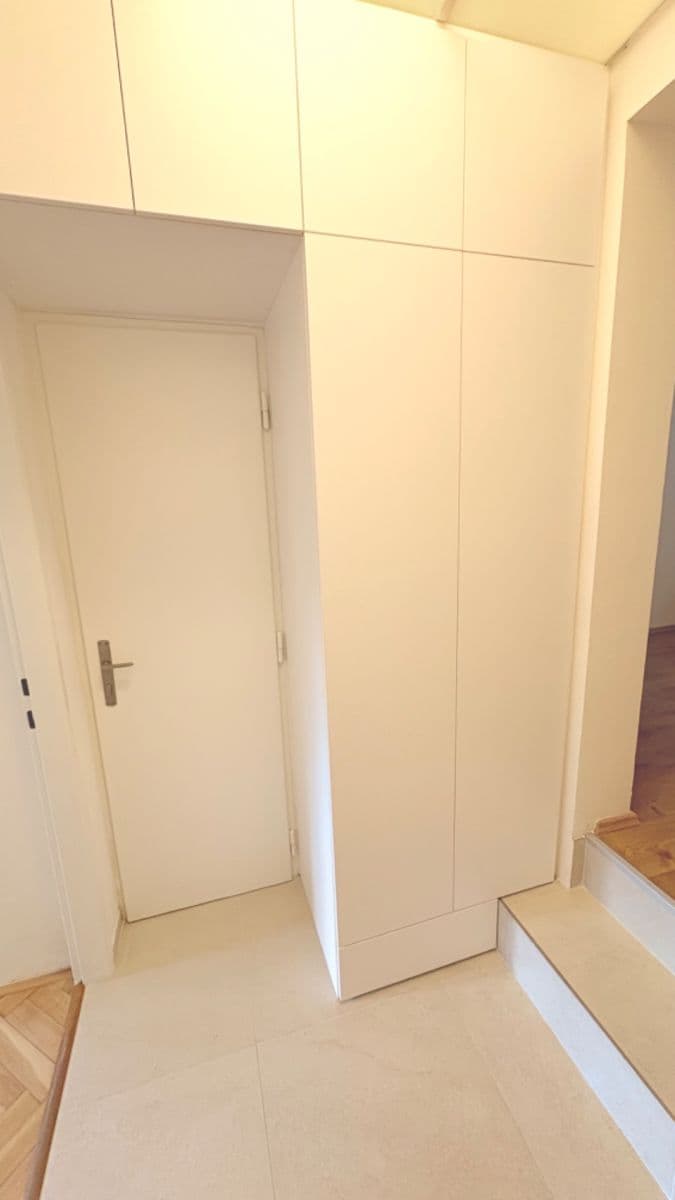 Prenájom bytu 2-izbový 40 m², Na Vrstvách, Praha, Praha Prenájom bytu 2-izbový 40 m², Na Vrstvách, Praha, Praha