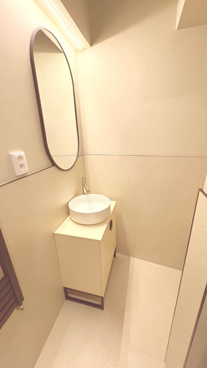 Prenájom bytu 2-izbový 40 m², Na Vrstvách, Praha, Praha Prenájom bytu 2-izbový 40 m², Na Vrstvách, Praha, Praha