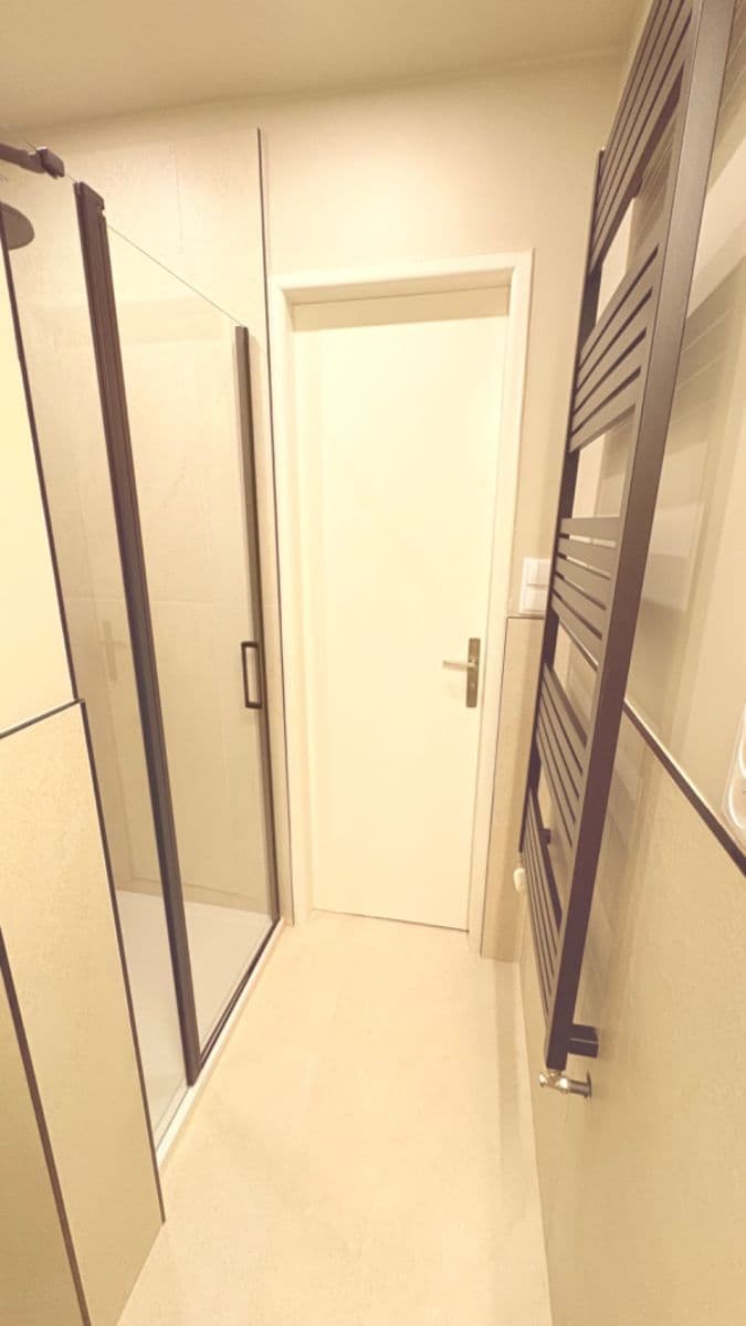 Prenájom bytu 2-izbový 40 m², Na Vrstvách, Praha, Praha Prenájom bytu 2-izbový 40 m², Na Vrstvách, Praha, Praha