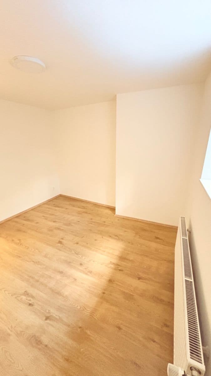 Prenájom bytu 2-izbový 40 m², Na Vrstvách, Praha, Praha Prenájom bytu 2-izbový 40 m², Na Vrstvách, Praha, Praha