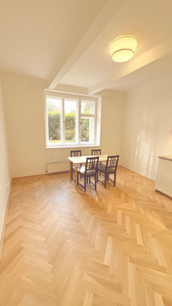 Prenájom bytu 2-izbový 40 m², Na Vrstvách, Praha, Praha Prenájom bytu 2-izbový 40 m², Na Vrstvách, Praha, Praha