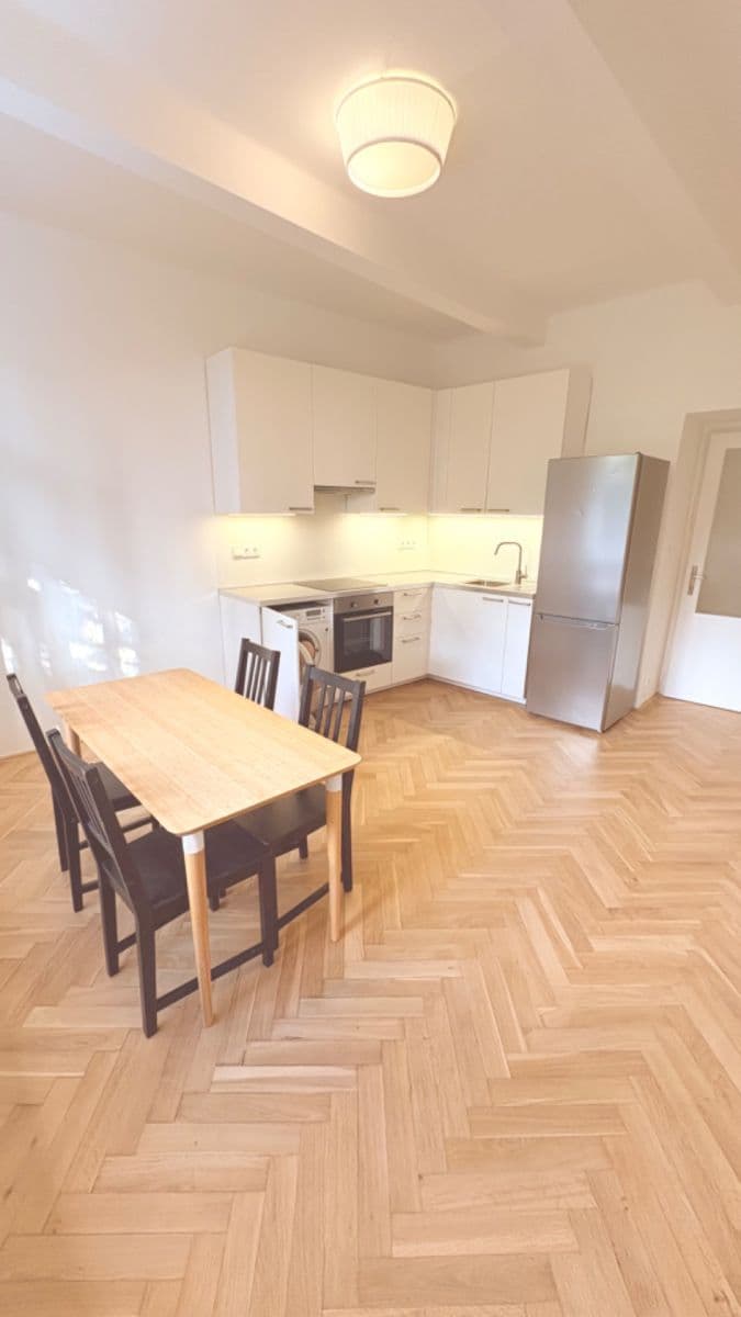 Prenájom bytu 2-izbový 40 m², Na Vrstvách, Praha, Praha Prenájom bytu 2-izbový 40 m², Na Vrstvách, Praha, Praha