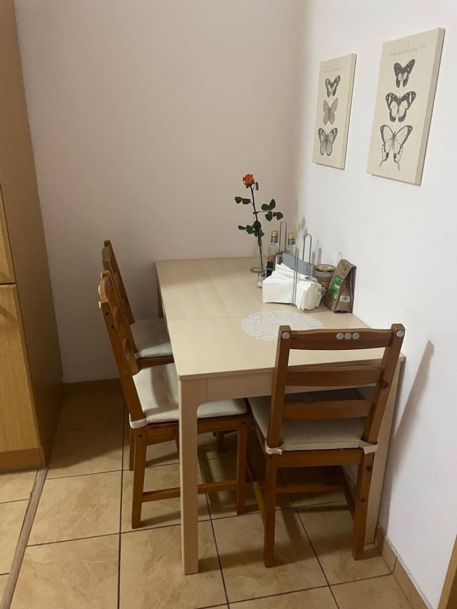 Prenájom bytu 2-izbový 43 m², Kettnerova, Praha, Praha Prenájom bytu 2-izbový 43 m², Kettnerova, Praha, Praha