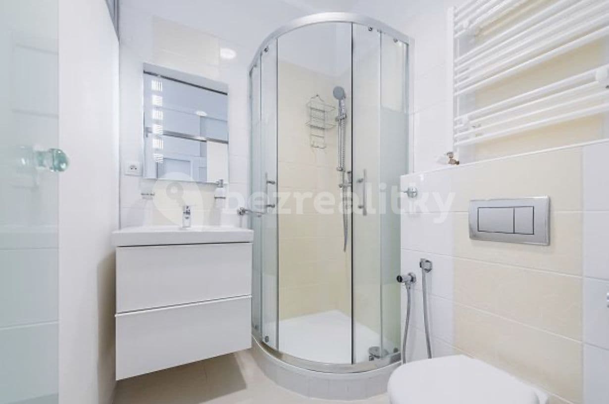 Prenájom bytu 3-izbový 95 m², Záhřebská, Praha, Praha Prenájom bytu 3-izbový 95 m², Záhřebská, Praha, Praha