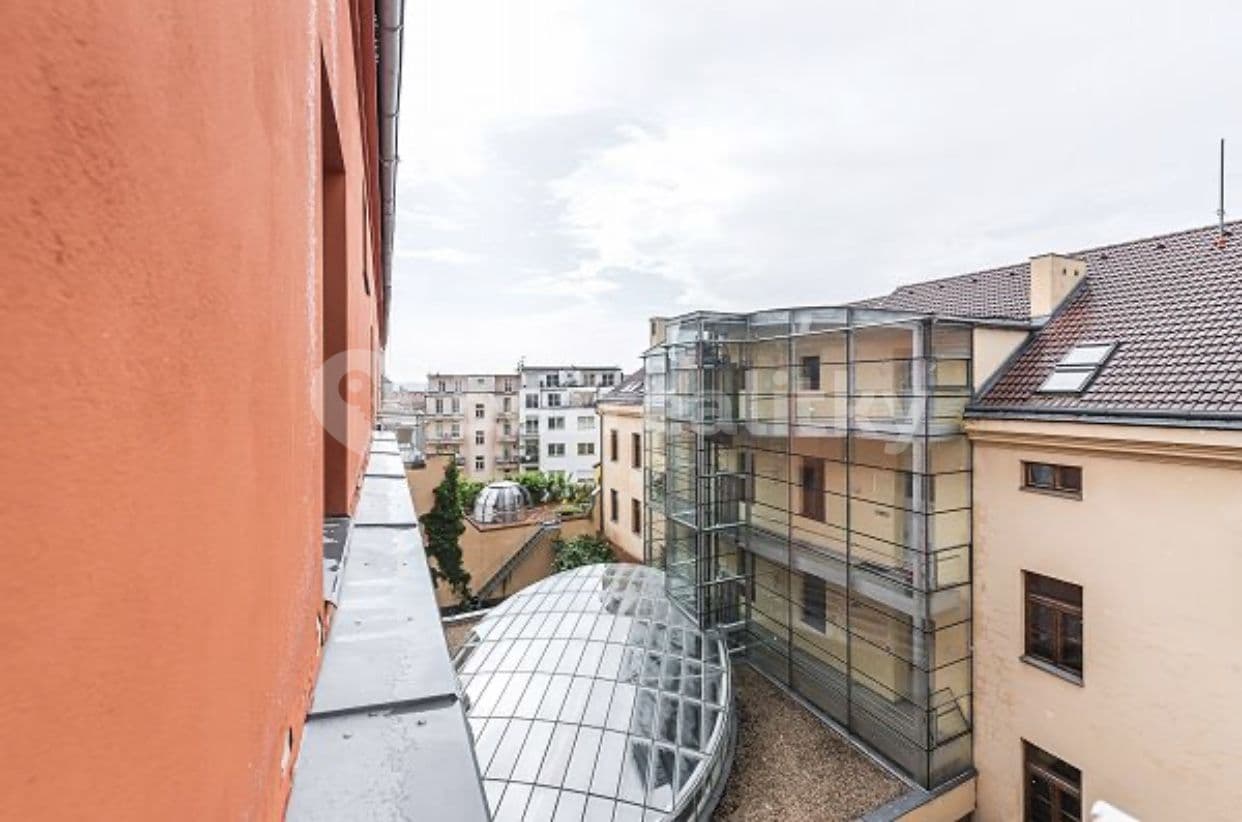 Prenájom bytu 3-izbový 95 m², Záhřebská, Praha, Praha Prenájom bytu 3-izbový 95 m², Záhřebská, Praha, Praha