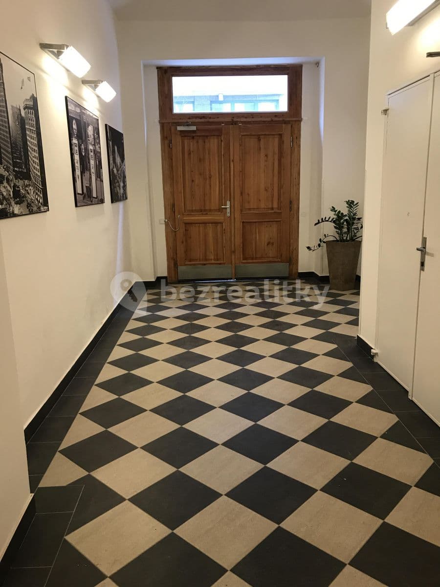 Prenájom bytu 3-izbový 95 m², Záhřebská, Praha, Praha Prenájom bytu 3-izbový 95 m², Záhřebská, Praha, Praha