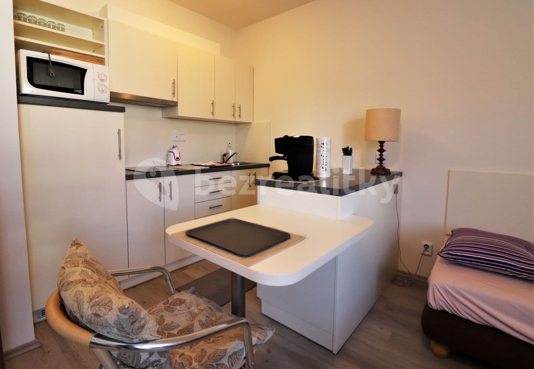 Prenájom bytu Garsoniéra 26 m², K Lánu, Praha, Praha Prenájom bytu Garsoniéra 26 m², K Lánu, Praha, Praha
