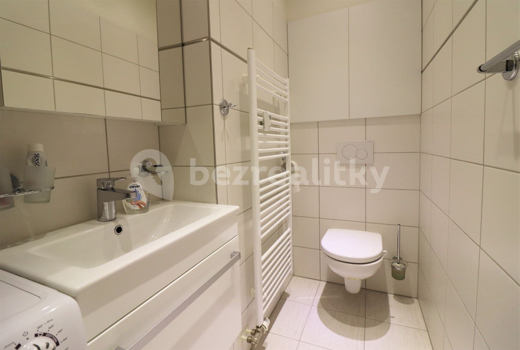 Prenájom bytu Garsoniéra 26 m², K Lánu, Praha, Praha Prenájom bytu Garsoniéra 26 m², K Lánu, Praha, Praha