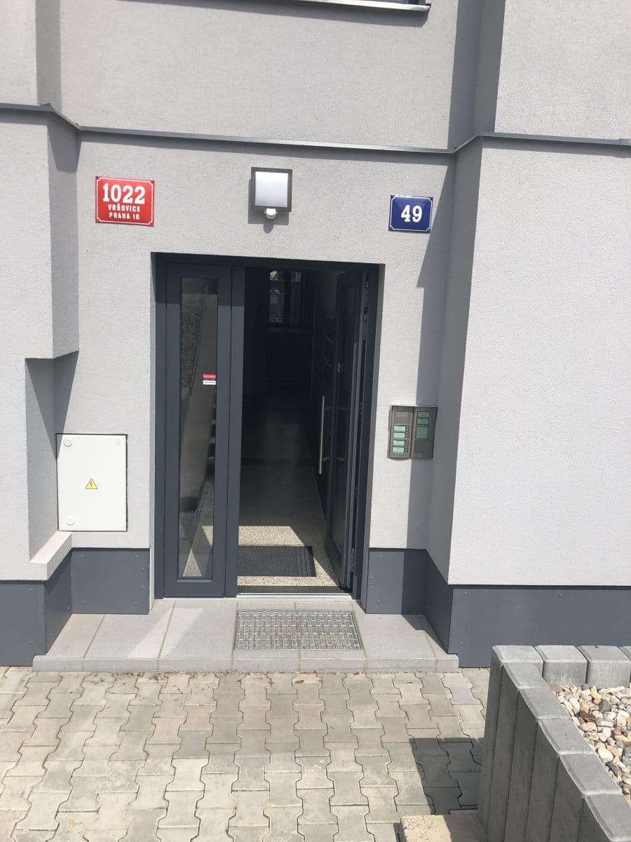 Prenájom bytu 1-izbový 28 m², Omská, Praha, Praha Prenájom bytu 1-izbový 28 m², Omská, Praha, Praha