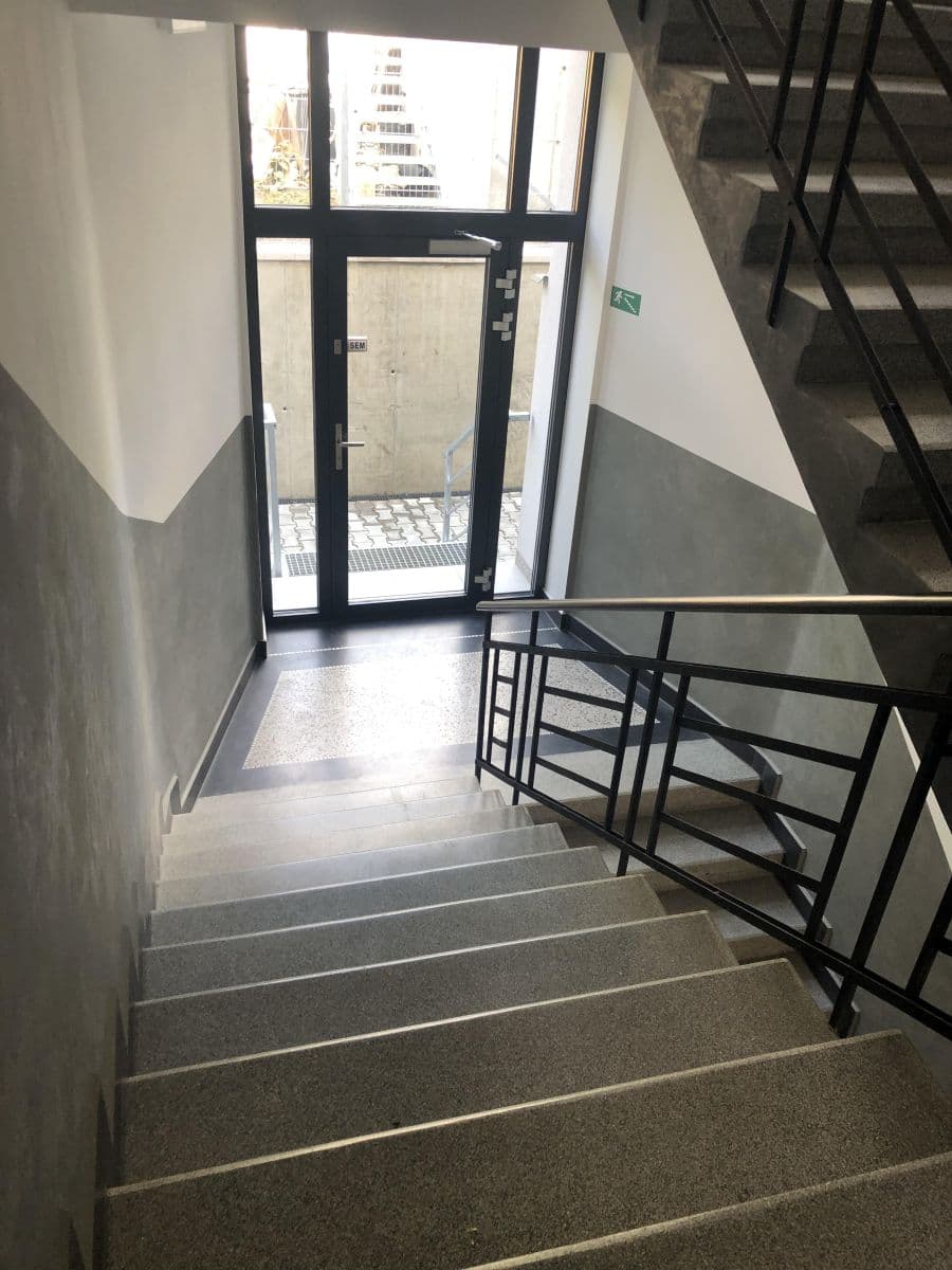 Prenájom bytu 1-izbový 28 m², Omská, Praha, Praha Prenájom bytu 1-izbový 28 m², Omská, Praha, Praha