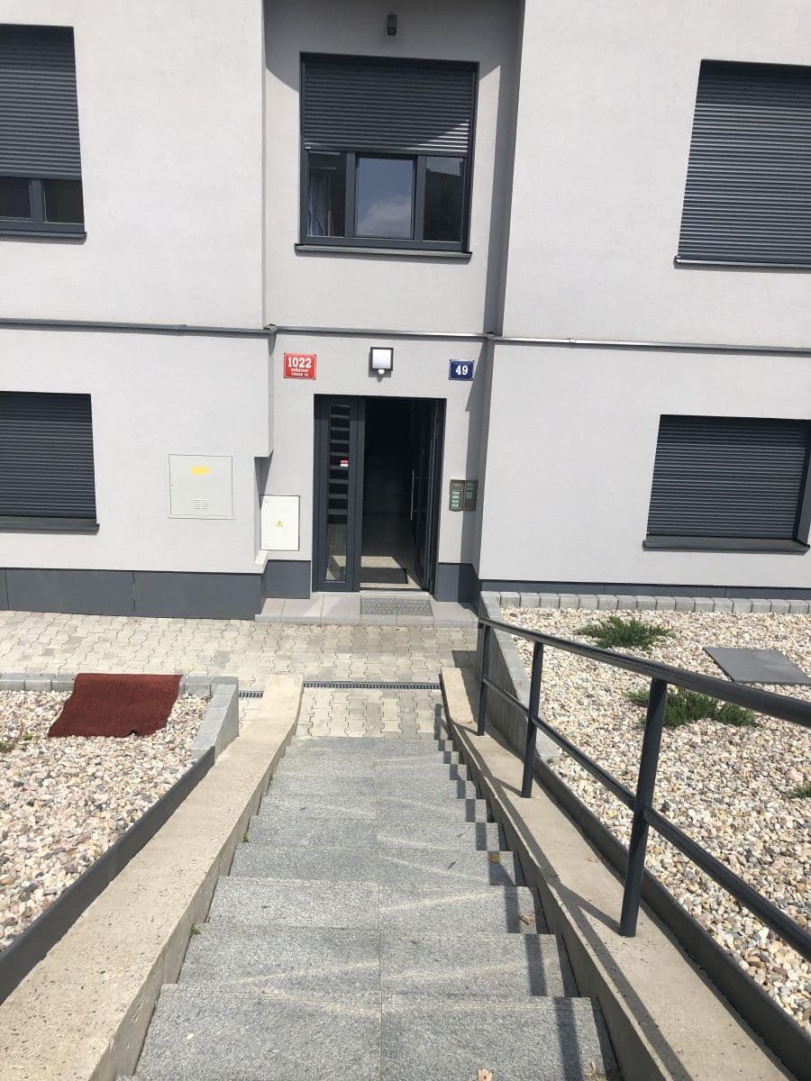 Prenájom bytu 1-izbový 28 m², Omská, Praha, Praha Prenájom bytu 1-izbový 28 m², Omská, Praha, Praha