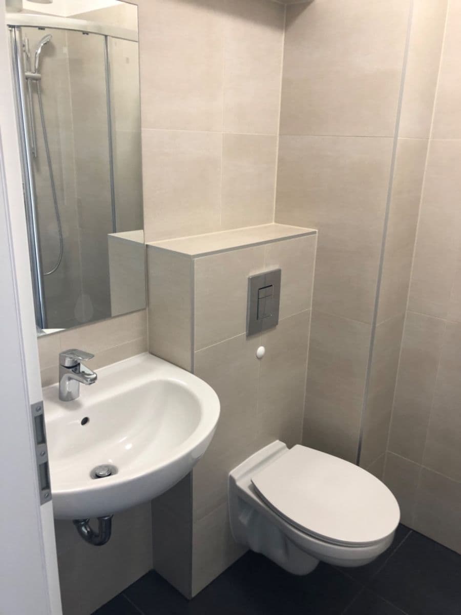 Prenájom bytu 1-izbový 28 m², Omská, Praha, Praha Prenájom bytu 1-izbový 28 m², Omská, Praha, Praha