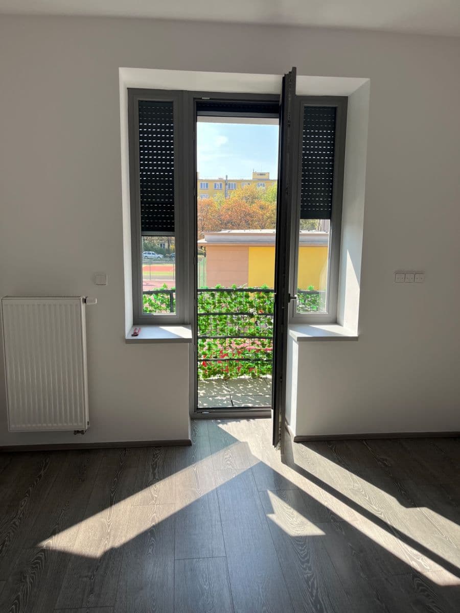 Prenájom bytu 1-izbový 28 m², Omská, Praha, Praha Prenájom bytu 1-izbový 28 m², Omská, Praha, Praha