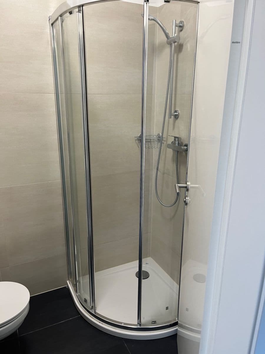 Prenájom bytu 1-izbový 28 m², Omská, Praha, Praha Prenájom bytu 1-izbový 28 m², Omská, Praha, Praha