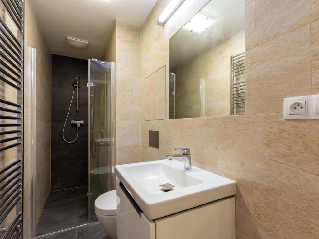 Prenájom bytu 4-izbový 91 m², Kališnická, Praha, Praha Prenájom bytu 4-izbový 91 m², Kališnická, Praha, Praha