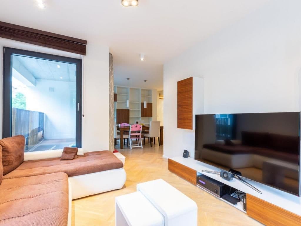 Prenájom bytu 4-izbový 91 m², Kališnická, Praha, Praha Prenájom bytu 4-izbový 91 m², Kališnická, Praha, Praha